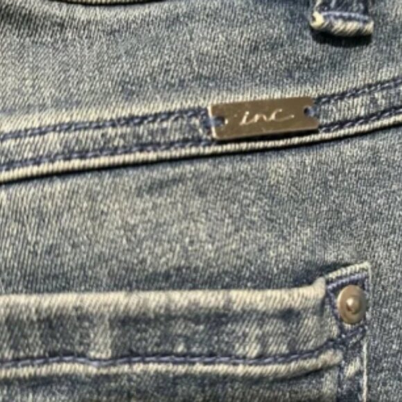 INC- NWT Flare Leg Curvy Fit Denim Jeans with Sparkly Diamond Rhinestone Size 2 - Picture 5 of 6